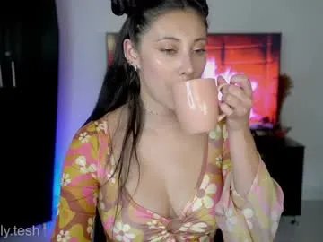 Freechat kellytesh on Chaturbate