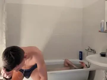 Freechat kevin_hornyyy on Chaturbate