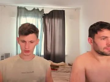 Freechat kevin_hornyyy on Chaturbate