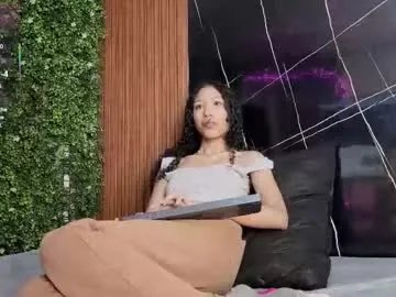 Freechat kiara_zahiri_ on Chaturbate