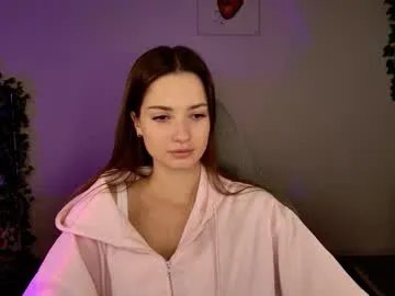 Freechat kiravair on Chaturbate