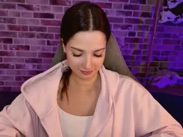 Freechat kiravair on Chaturbate