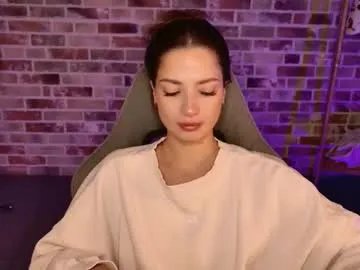 Freechat kiravair on Chaturbate