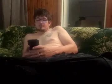 Freechat krimsoncircuit on Chaturbate