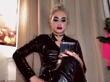 Freechat kylie_iyutera on Chaturbate