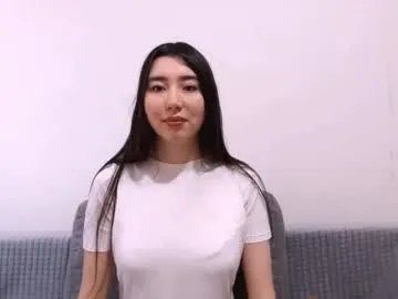 Freechat leonieschmith on Chaturbate