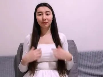 Freechat leonieschmith on Chaturbate