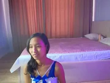 Freechat lihnpham on Chaturbate