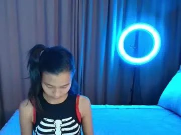 Freechat lihnpham on Chaturbate
