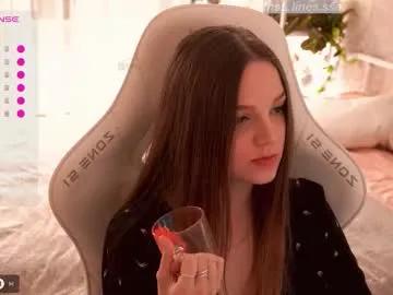 linesssssa — GOAL: pussy play [294 tokens remaining]  #shy #pvt  #c2c