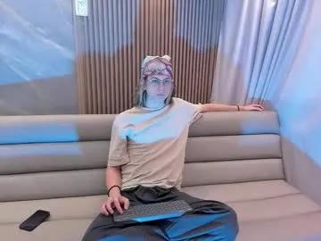 lior_evan — Looking for a suggar daddy and I'll be your good boy ;) join if u are horny or want to have a good chat hehe;) #fitness #showass #new #saliva #18