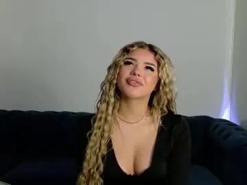 Freechat lolaamore_ on Chaturbate