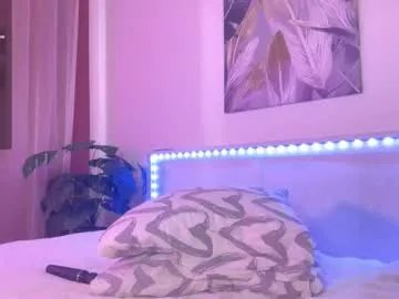 Freechat lunavine on Chaturbate