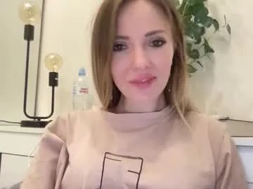 Freechat lusiluv on Chaturbate