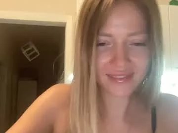 Freechat lusiluv on Chaturbate