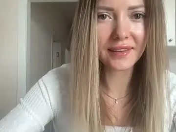 Freechat lusiluv on Chaturbate