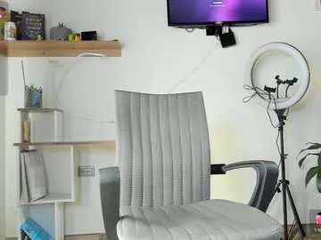 Freechat manucute_23_ on Chaturbate