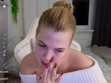 Freechat maya_blonde18 on Chaturbate