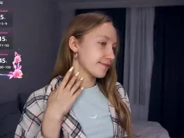 Private mckenziedyen on Chaturbate