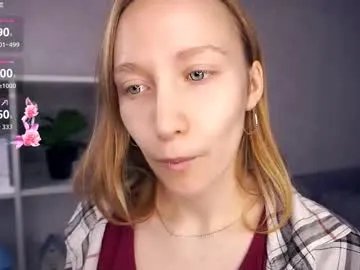 Private mckenziedyen on Chaturbate