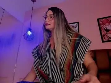 Freechat melanyvega_ on Chaturbate