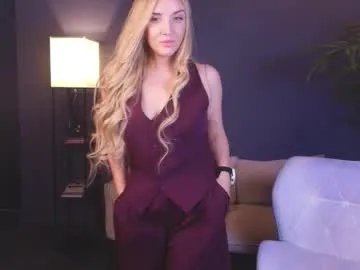 Freechat mi1a_ on Chaturbate