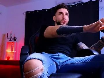 Freechat mightyaaron on Chaturbate