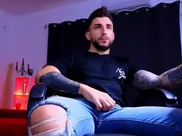 Freechat mightyaaron on Chaturbate