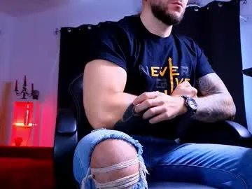 Freechat mightyaaron on Chaturbate