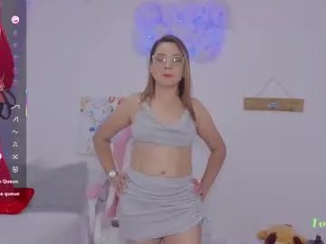 Freechat milfaaura on Chaturbate