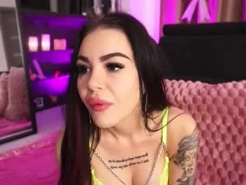Freechat naomyblackbarbie on Chaturbate