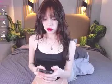 nikkimiltons on Chaturbate 