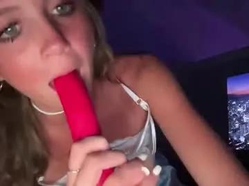 Private paisleyluvv on Chaturbate