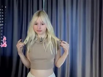 Freechat peek_in_my_window on Chaturbate