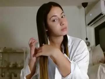 Chaturbate poppysinclaire is Freechat poppysinclaire — Let's have some fun even the lights go down ... #new #young #brunette #19
