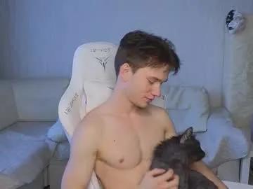 Freechat pupsenish on Chaturbate