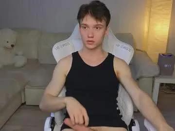 Freechat pupsenish on Chaturbate