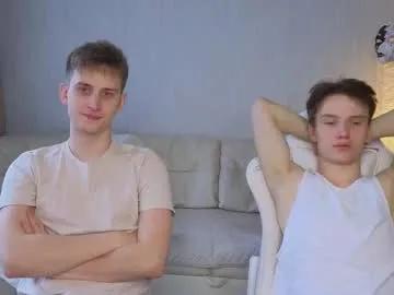 Freechat pupsenish on Chaturbate