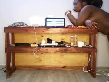 queenkiah on Chaturbate 