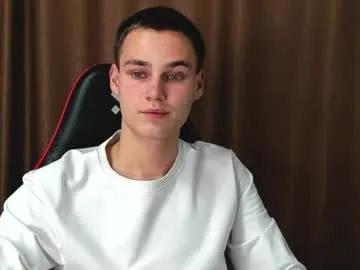 Freechat robert10211 on Chaturbate