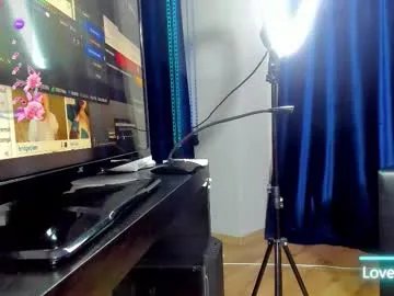 Freechat rosacatalleya on Chaturbate