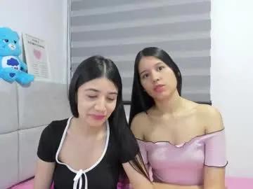 Freechat roseandmiah on Chaturbate