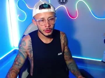 Freechat sebastian_025 on Chaturbate