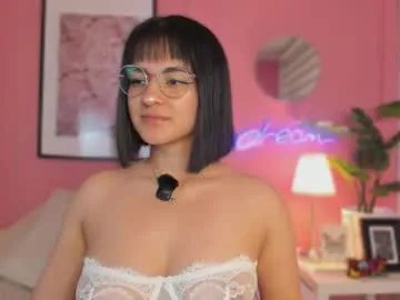 Private soysaraa_ on Chaturbate