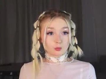 Freechat twinklefluff on Chaturbate