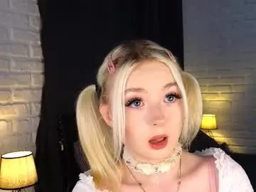 Freechat twinklefluff on Chaturbate