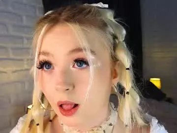 Freechat twinklefluff on Chaturbate