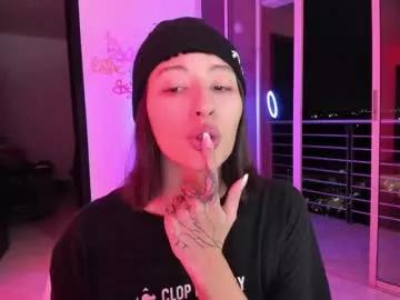 vandalovee on Chaturbate