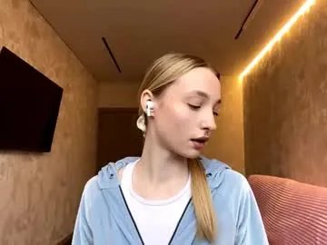 Freechat velvethonerkamp on Chaturbate