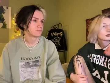 veryraretwins on Chaturbate